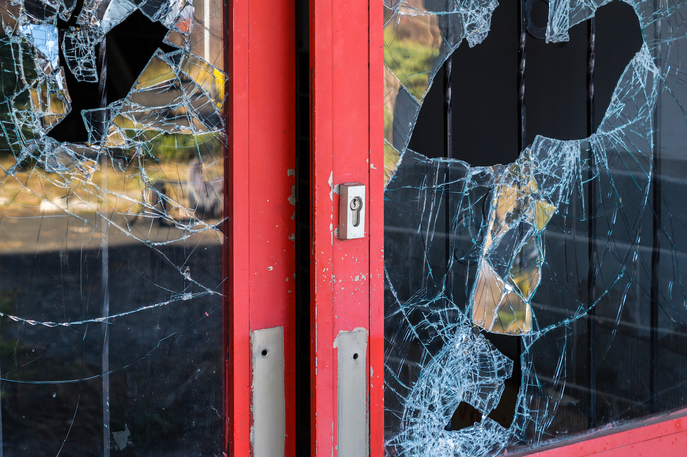 Zerbrochenes Fenster