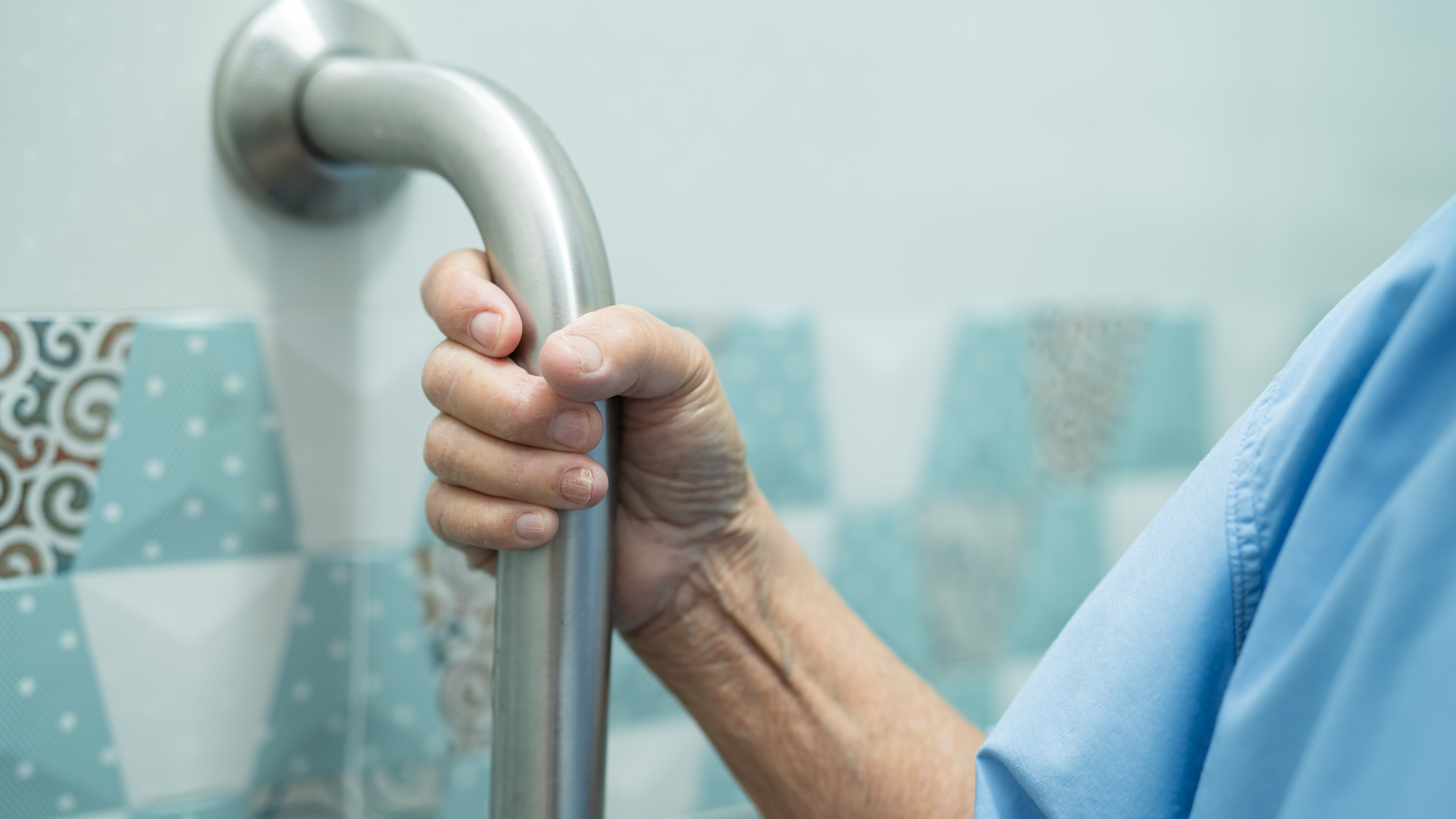 Das Badezimmer fürs Alter umbauen: Mehr Sicherheit, Komfort und Lebensqualität