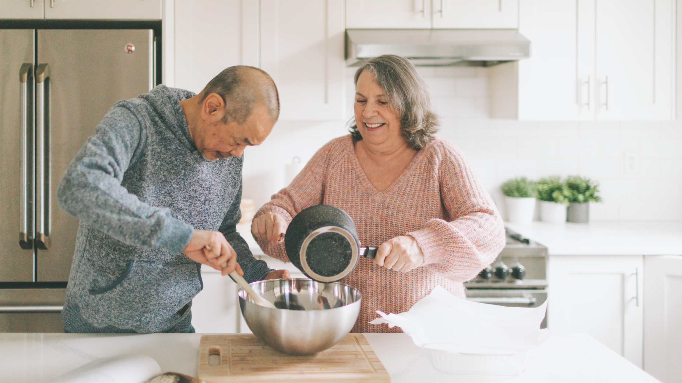 Seniorengerechte Küche: So kochen Sie auch im Alter mit Freude und Sicherheit