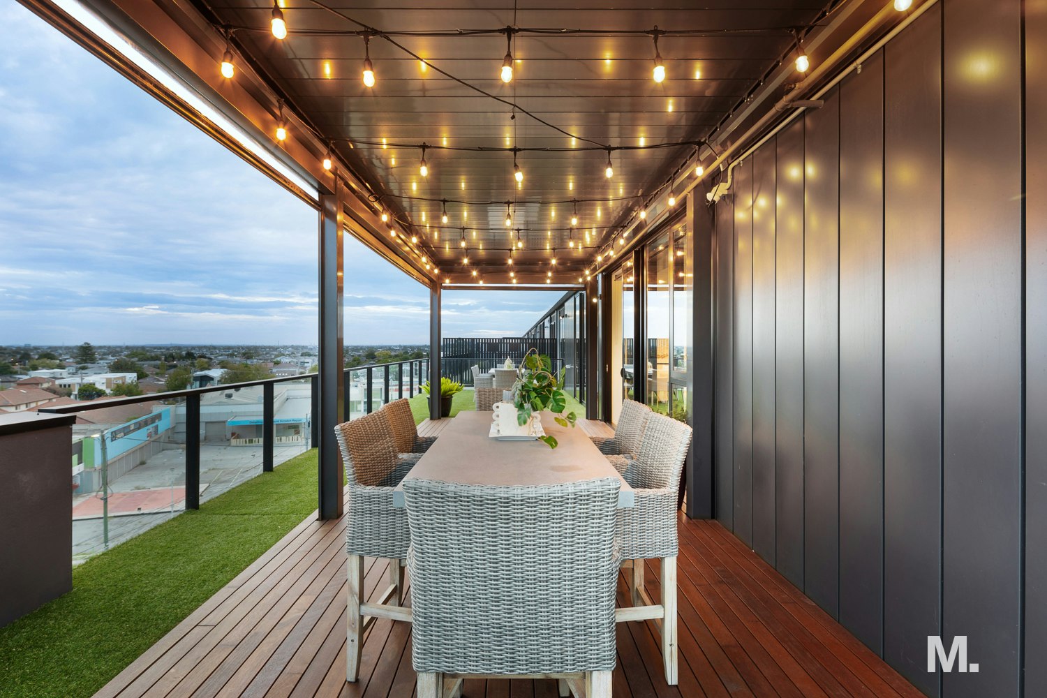 balcony