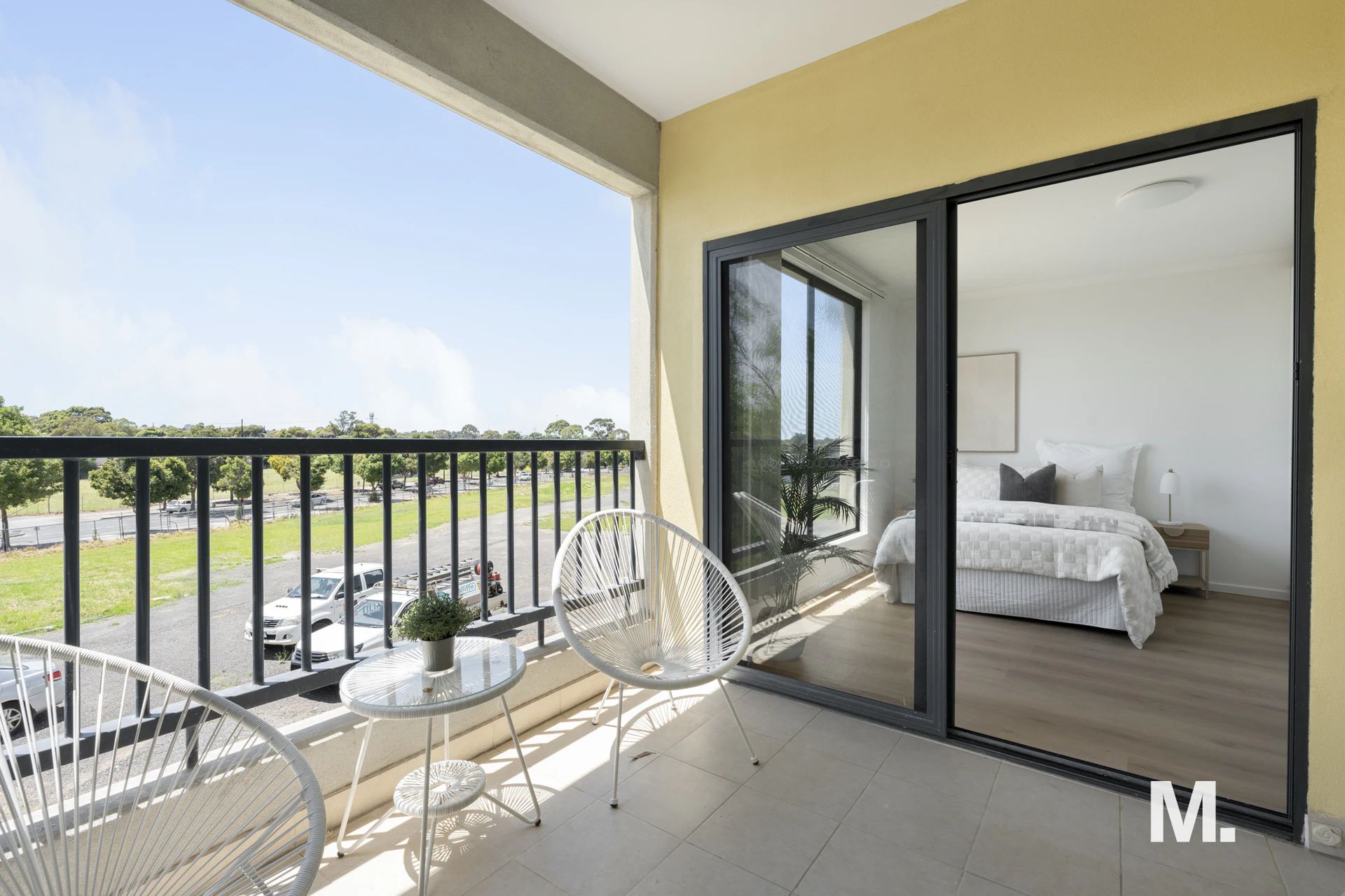 balcony