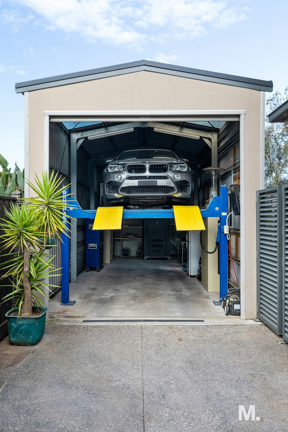 garage