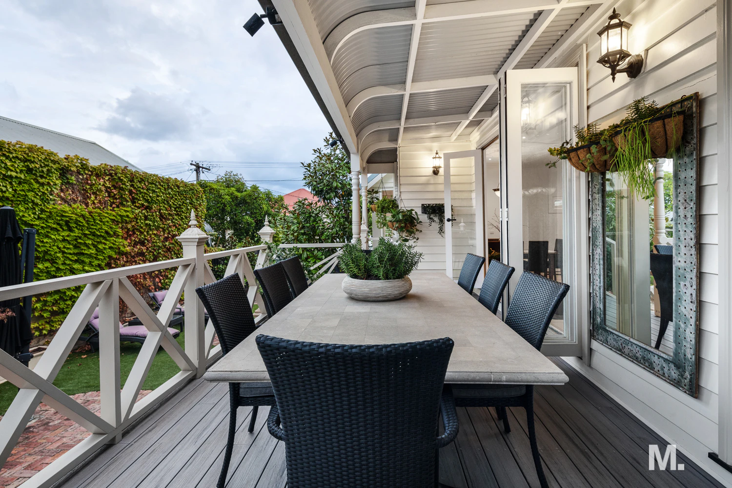 balcony