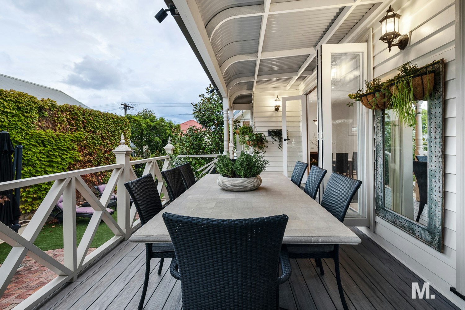 balcony