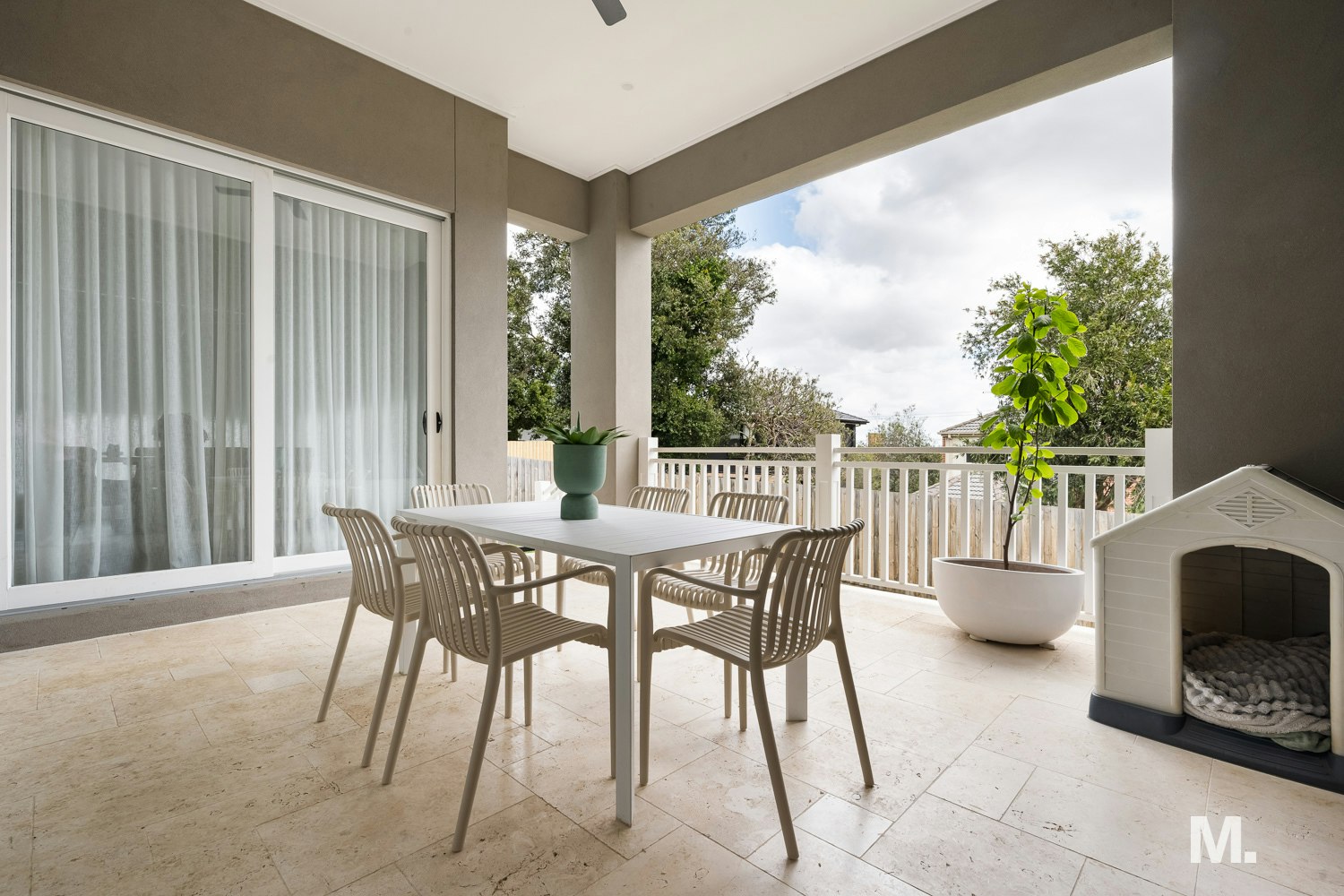 balcony