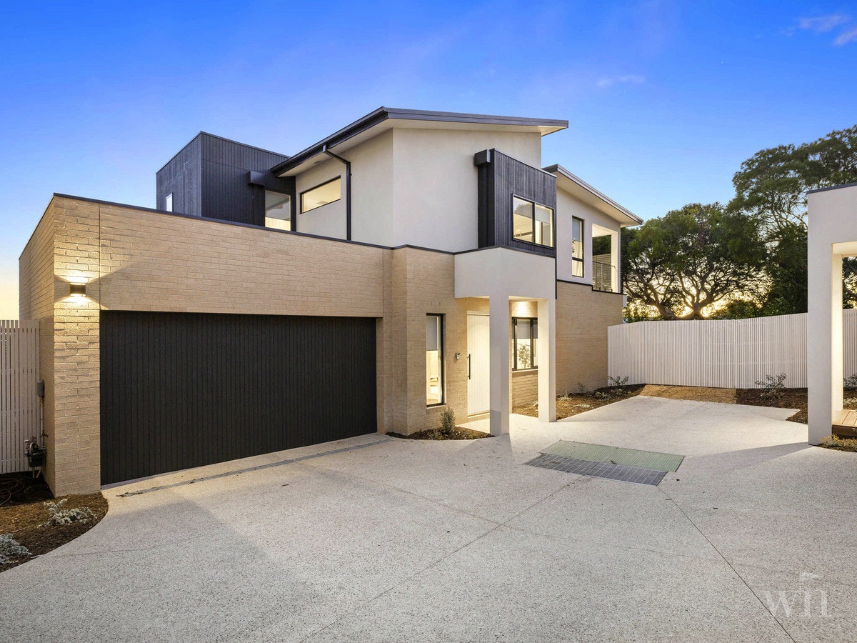 Image of garage