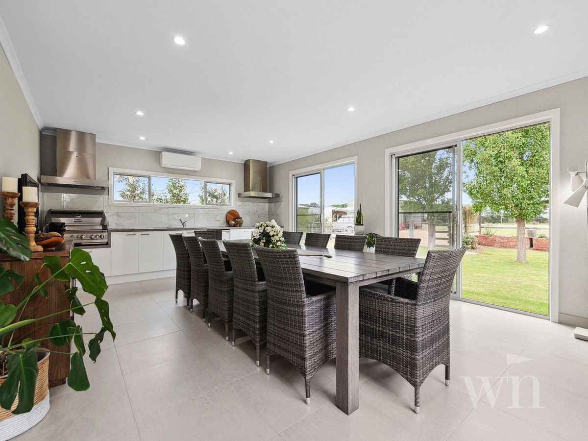 Image of dining room