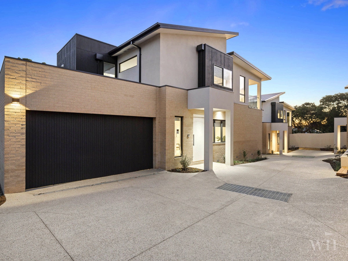 Image of garage