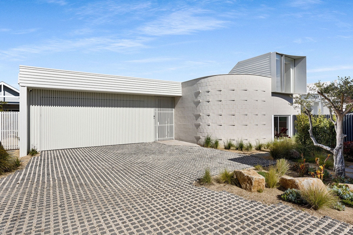 Image of garage