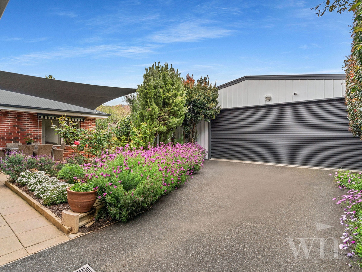 Image of garage