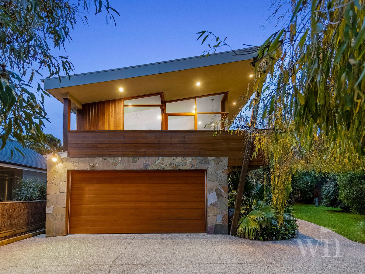Image of garage