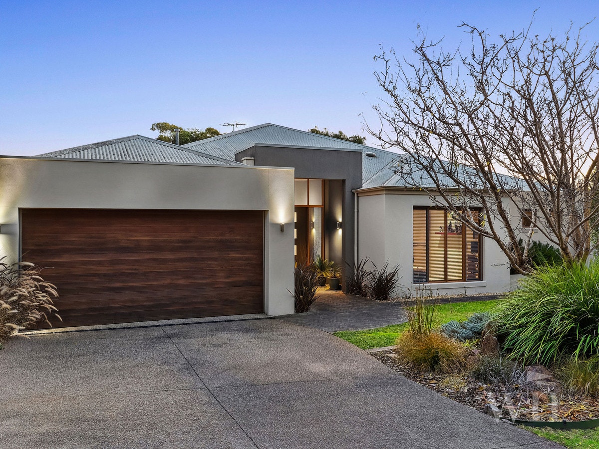 Image of garage
