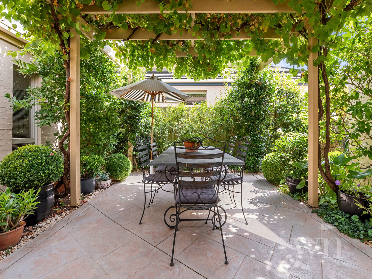 16 Parkhurst Street, Mornington - Thumbnail 2