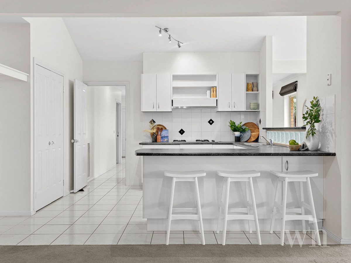 6 Creighton Way, Mornington - Thumbnail 2