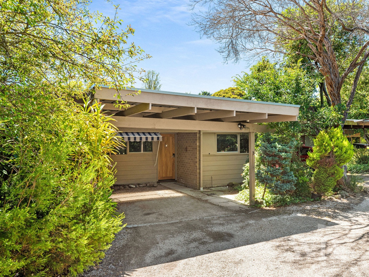 Image of garage