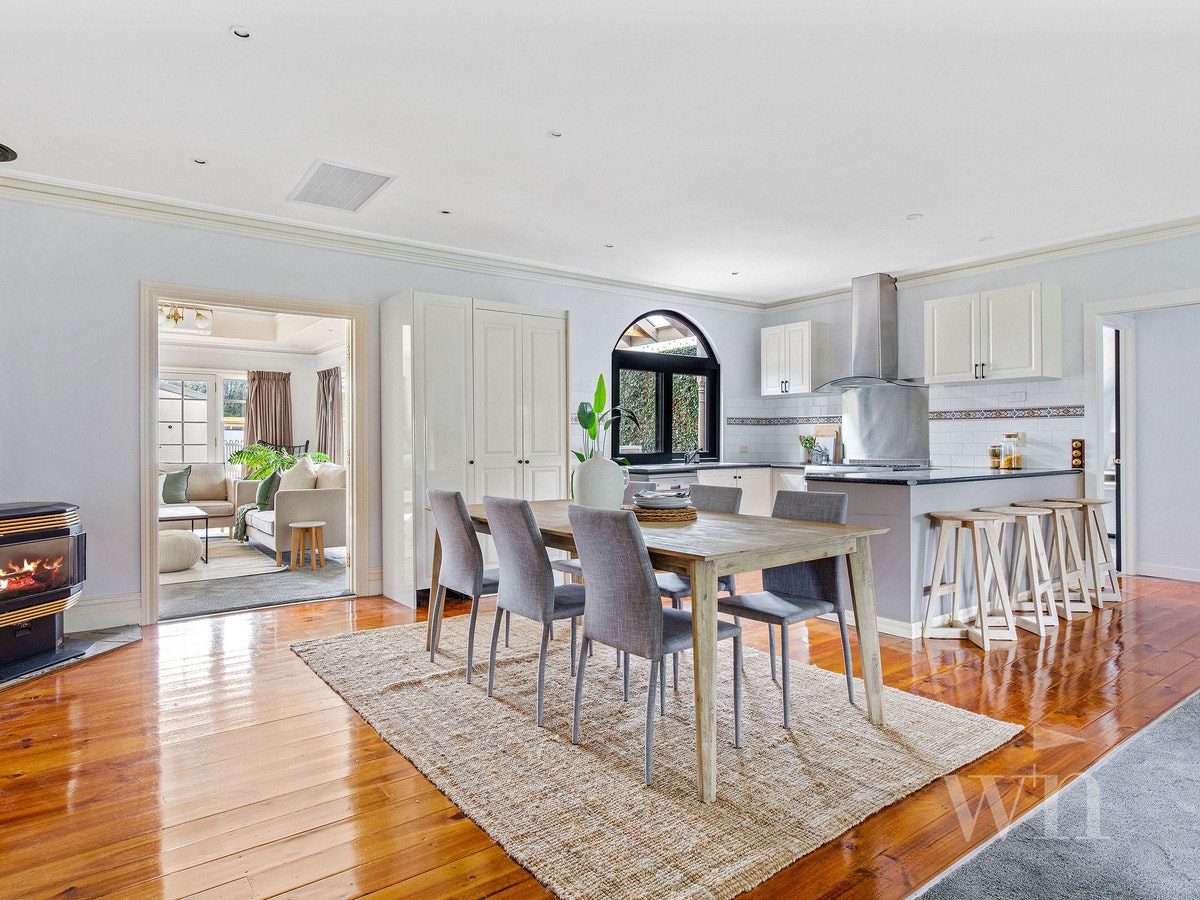 Image of dining room