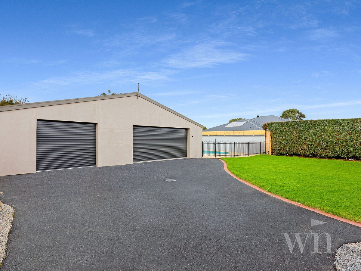 Image of garage