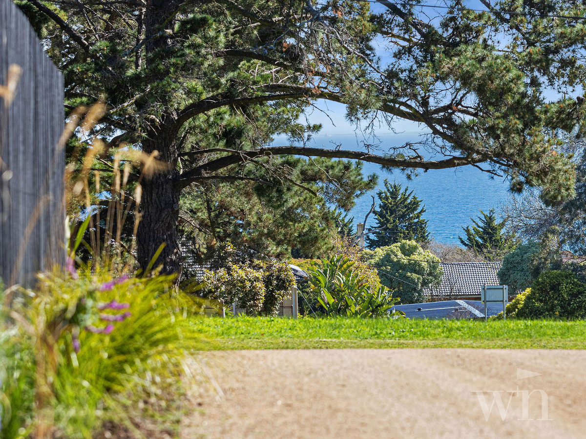 16 Greenlaw Crescent, Mount Martha - Thumbnail 3