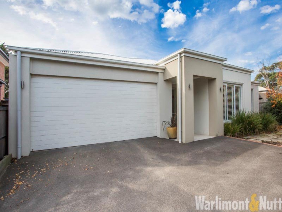 Image of garage