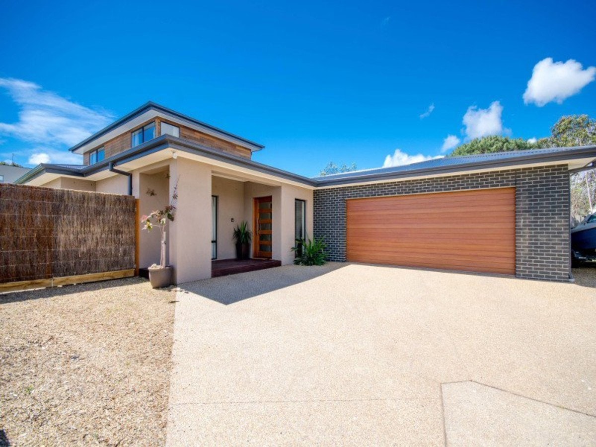 Image of garage