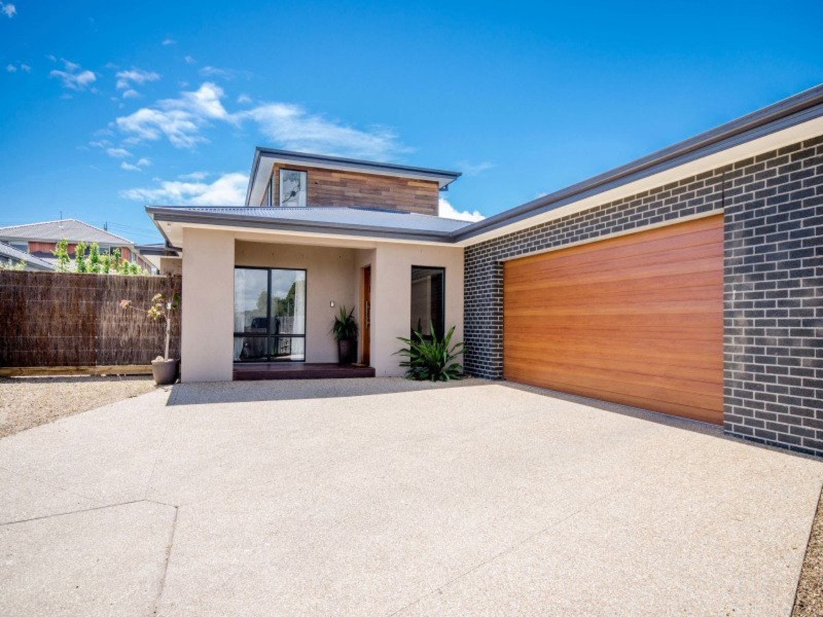 Image of garage