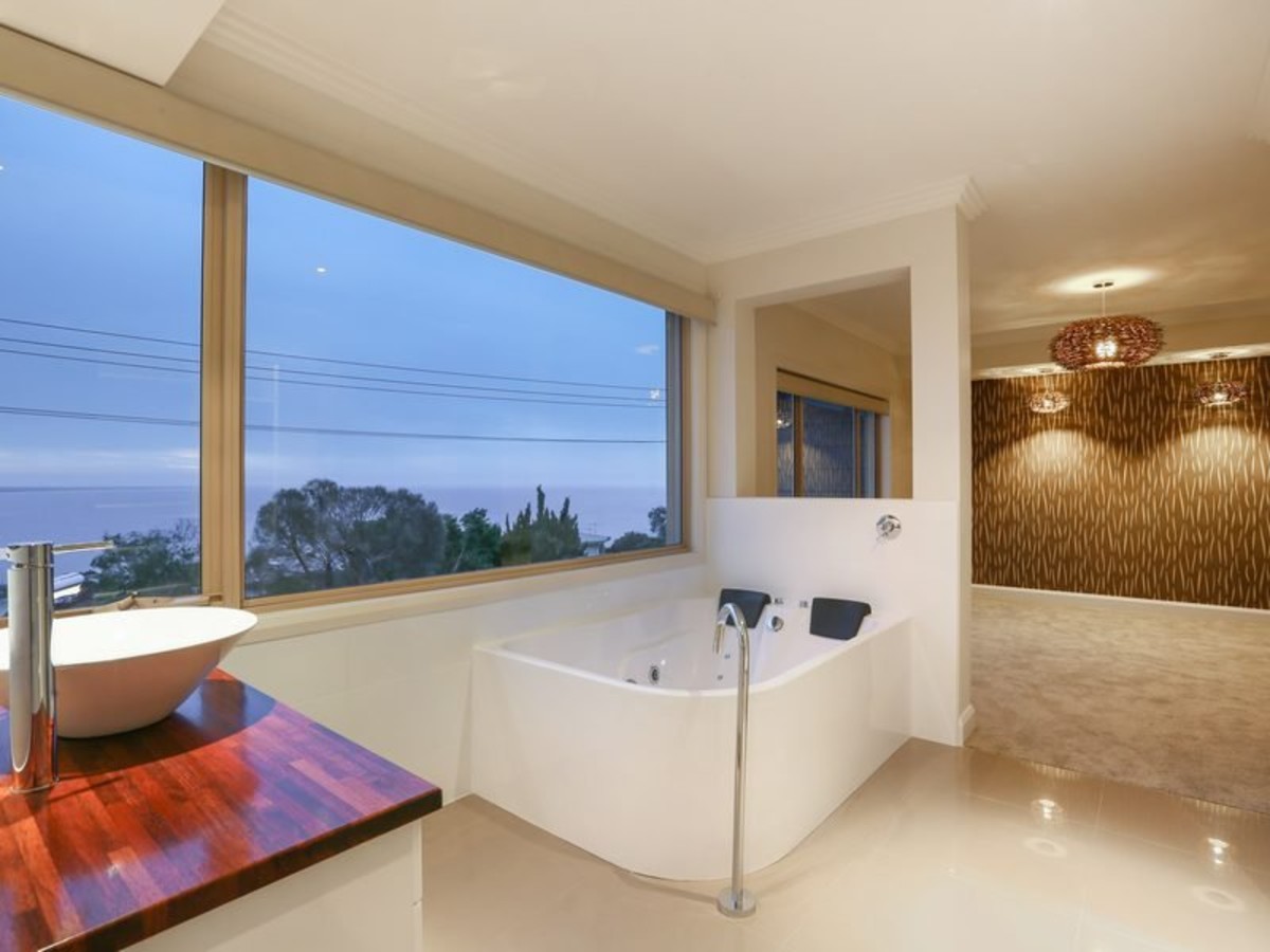 8 Ellerina Road, Mount Martha - Thumbnail 3