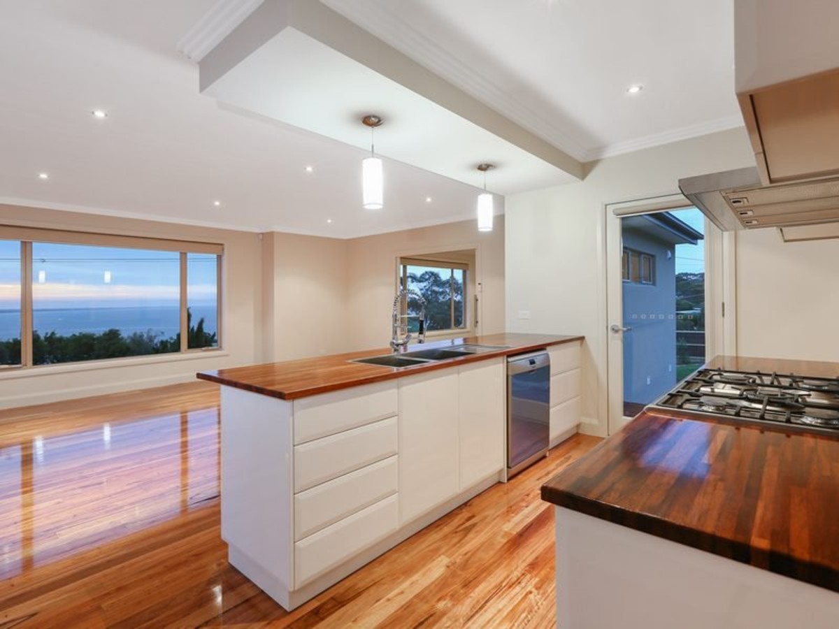 8 Ellerina Road, Mount Martha - Thumbnail 4