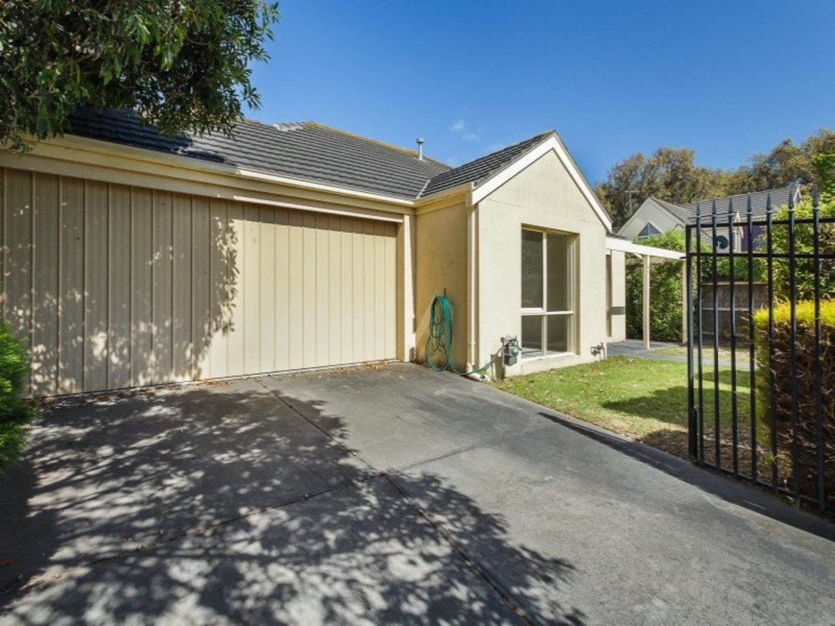 Image of garage