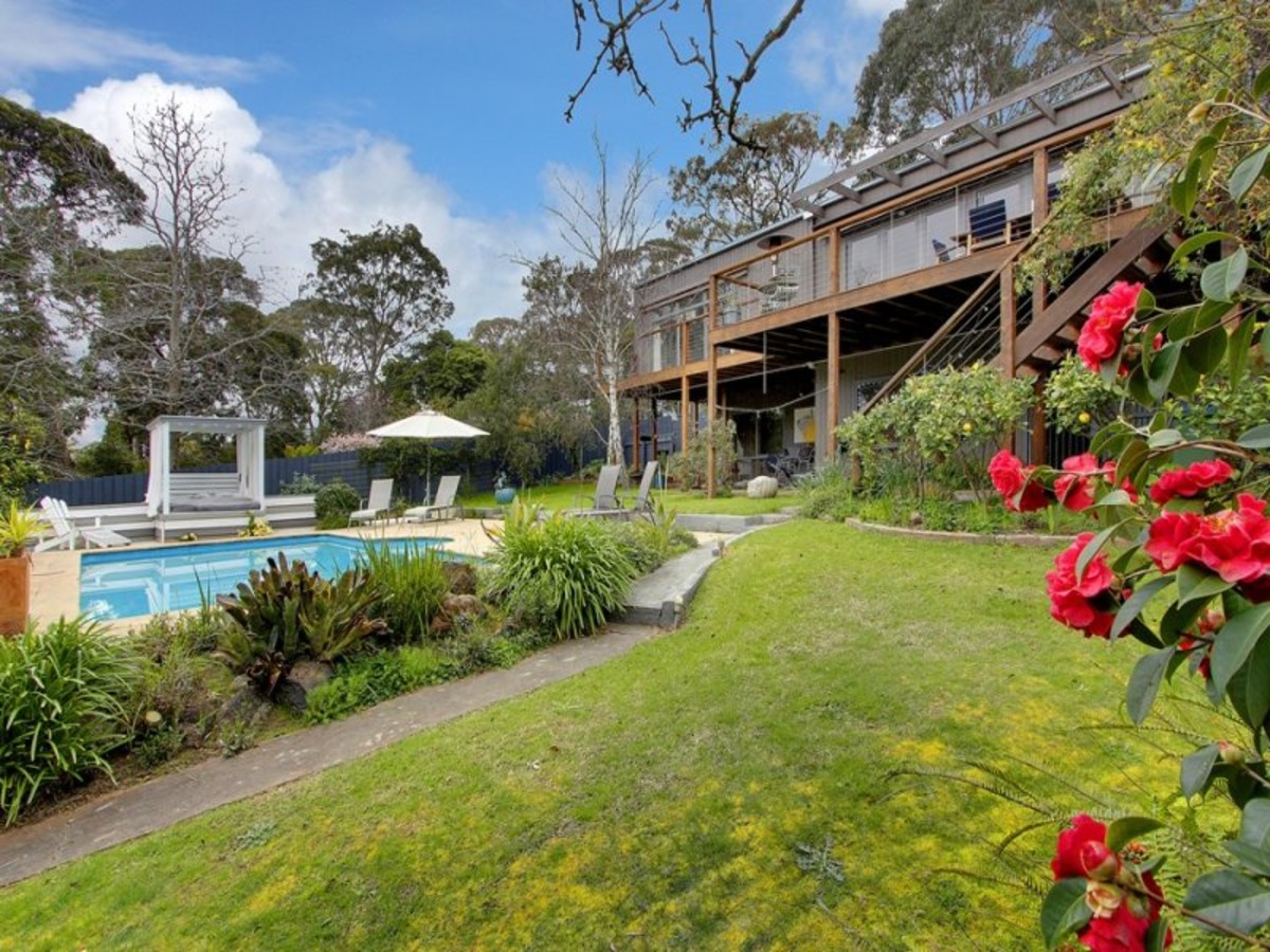 14 Hopetoun Avenue, Mount Martha - Thumbnail 2