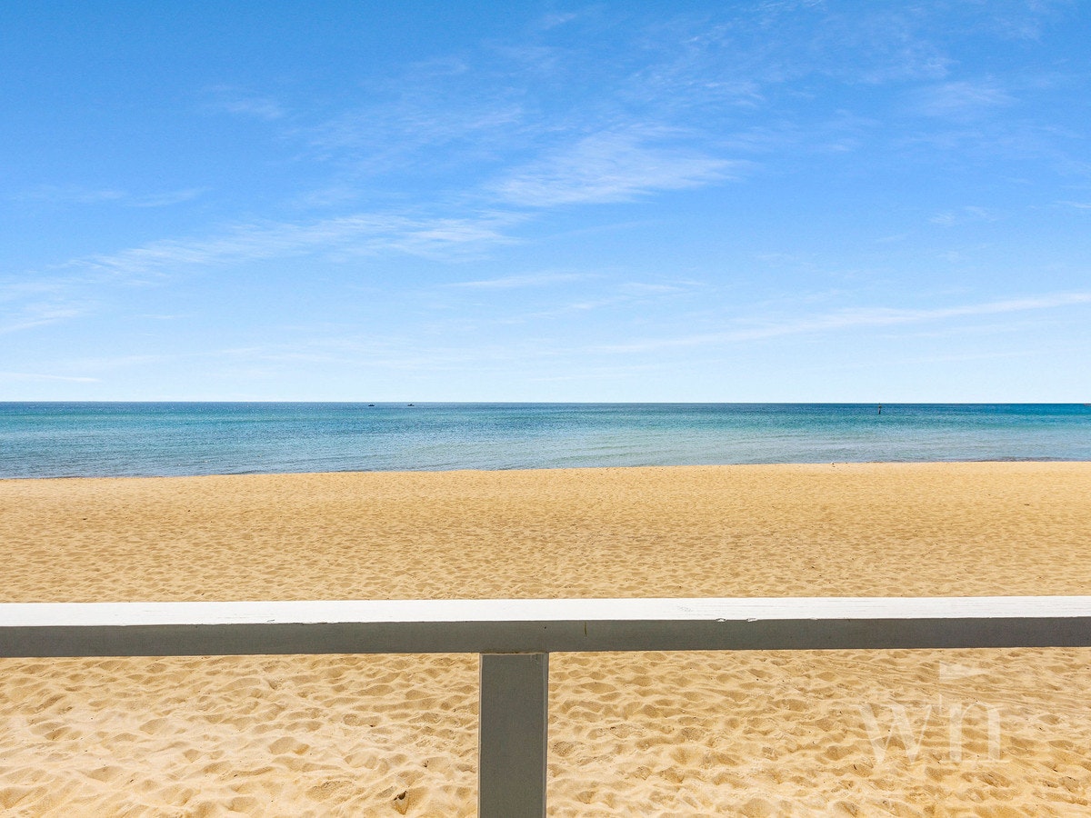 Image of horizon