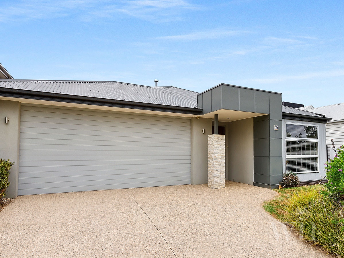 Image of garage