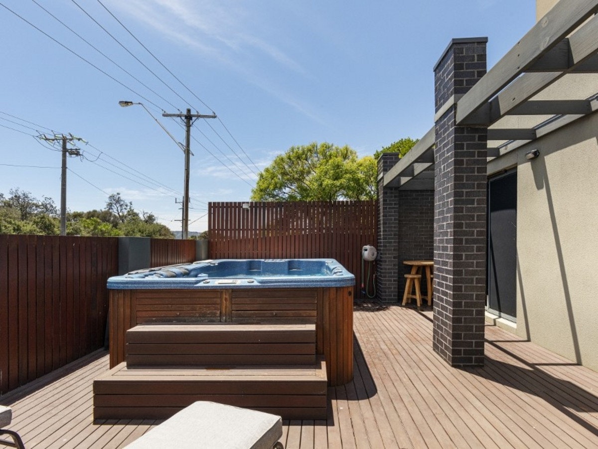Image of tub