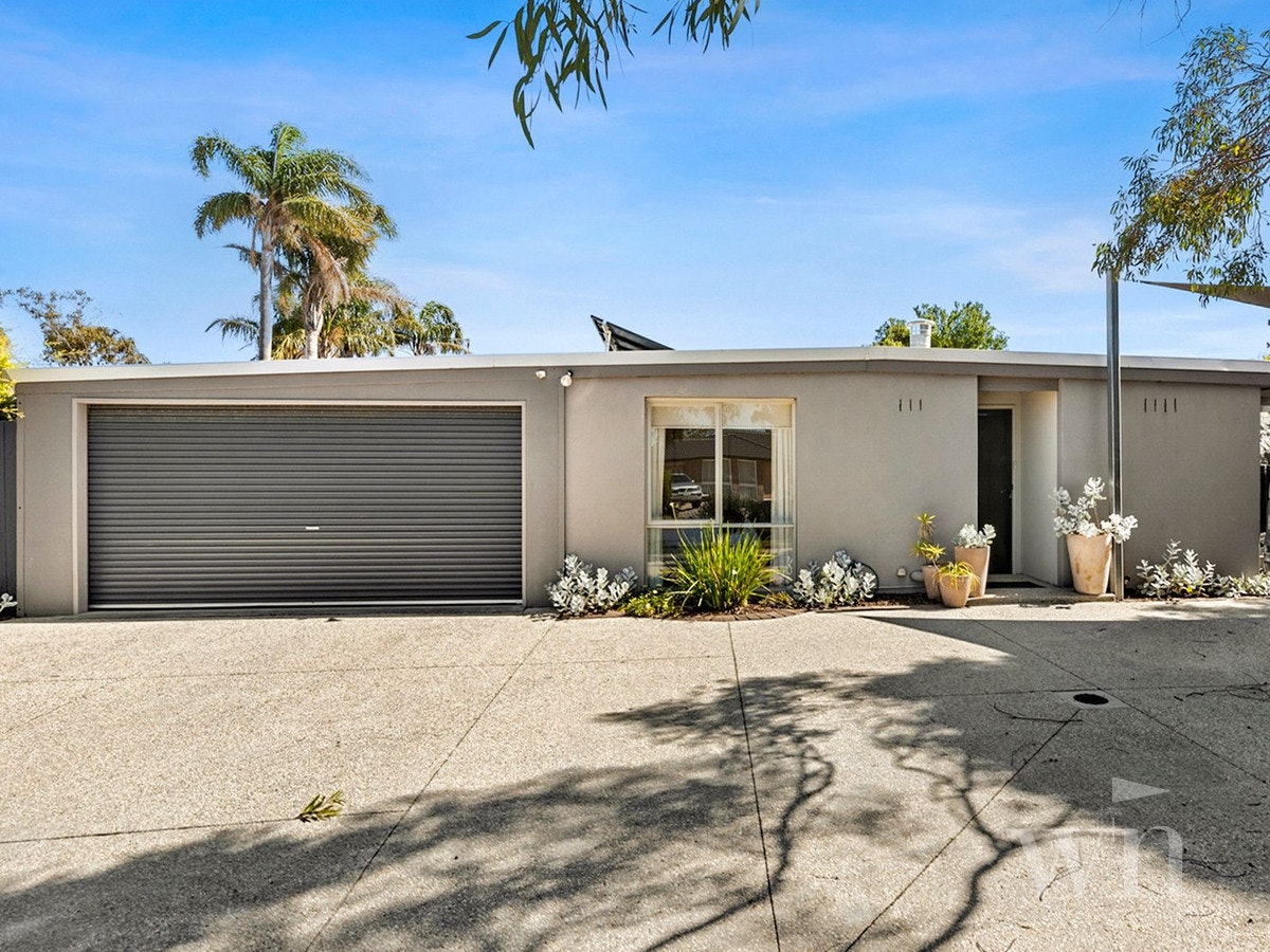 Image of garage