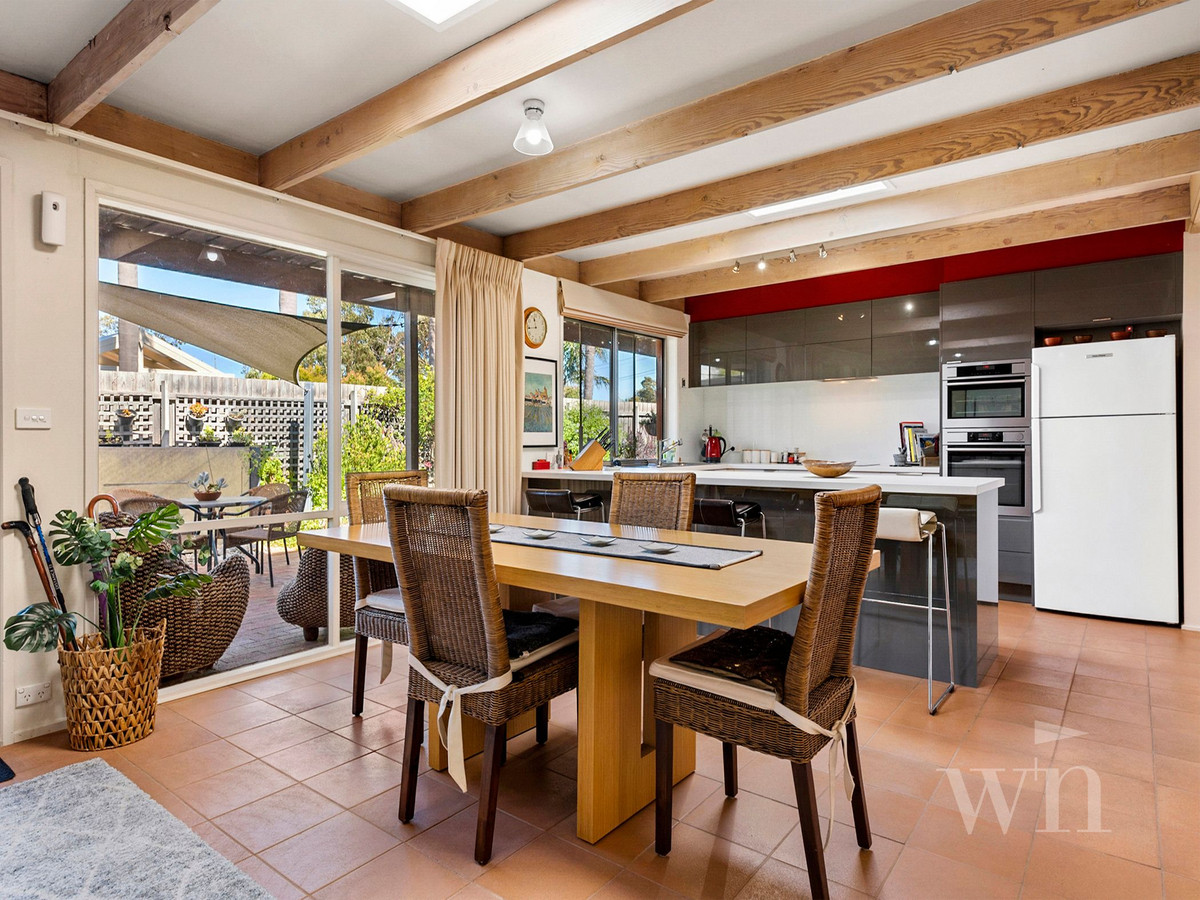 10 Tolhurst Place, Mount Martha - Thumbnail 3