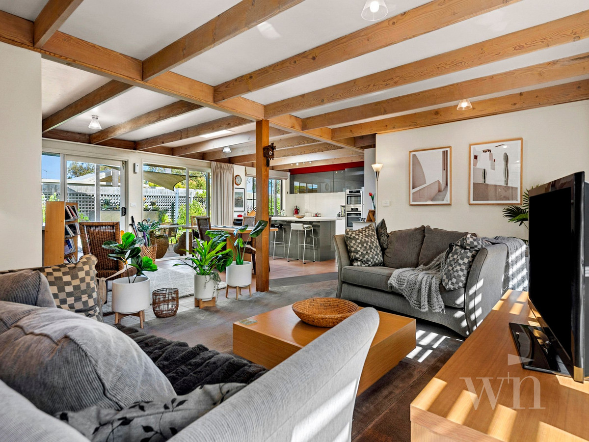10 Tolhurst Place, Mount Martha - Thumbnail 2