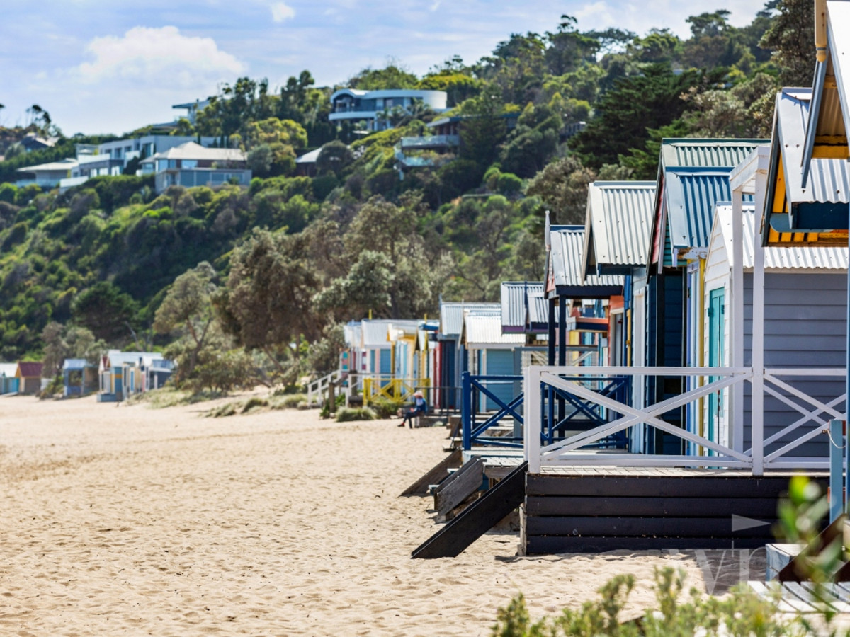 Boatshed 38 Mills Beach, Mornington - Thumbnail 2