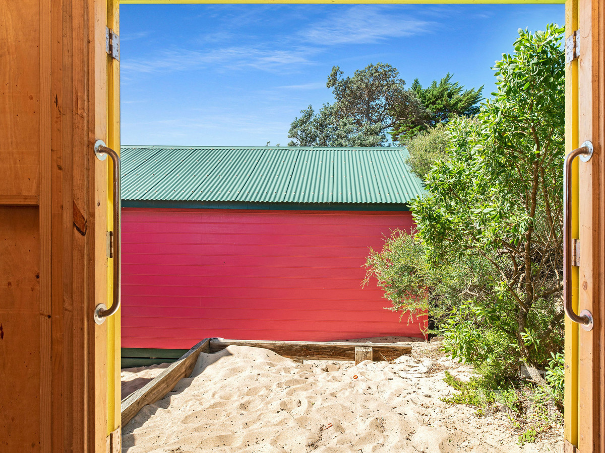 Boatshed 38 Mills Beach, Mornington - Thumbnail 5