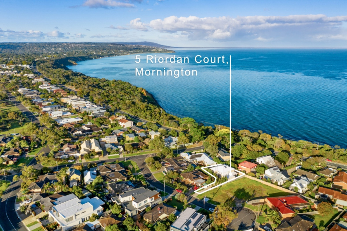 5 Riordan Court, Mornington - Thumbnail 2