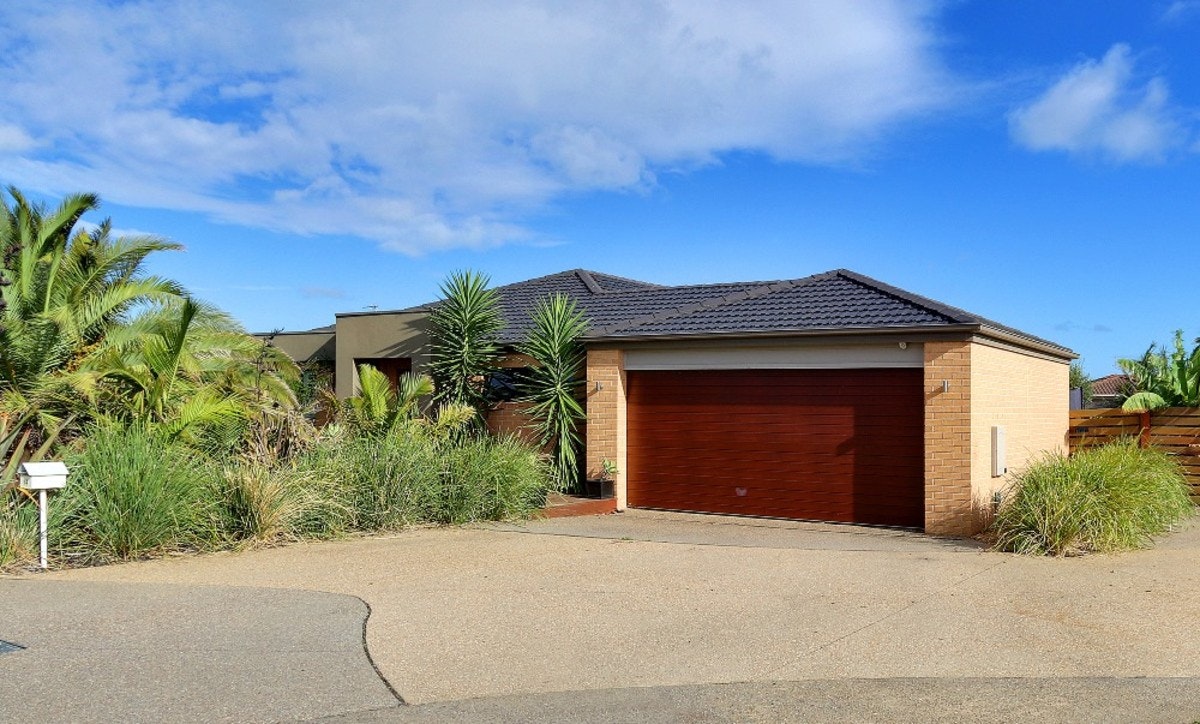 Image of garage