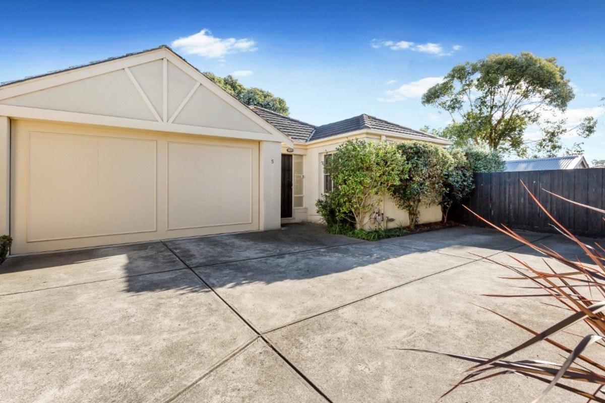 Image of garage