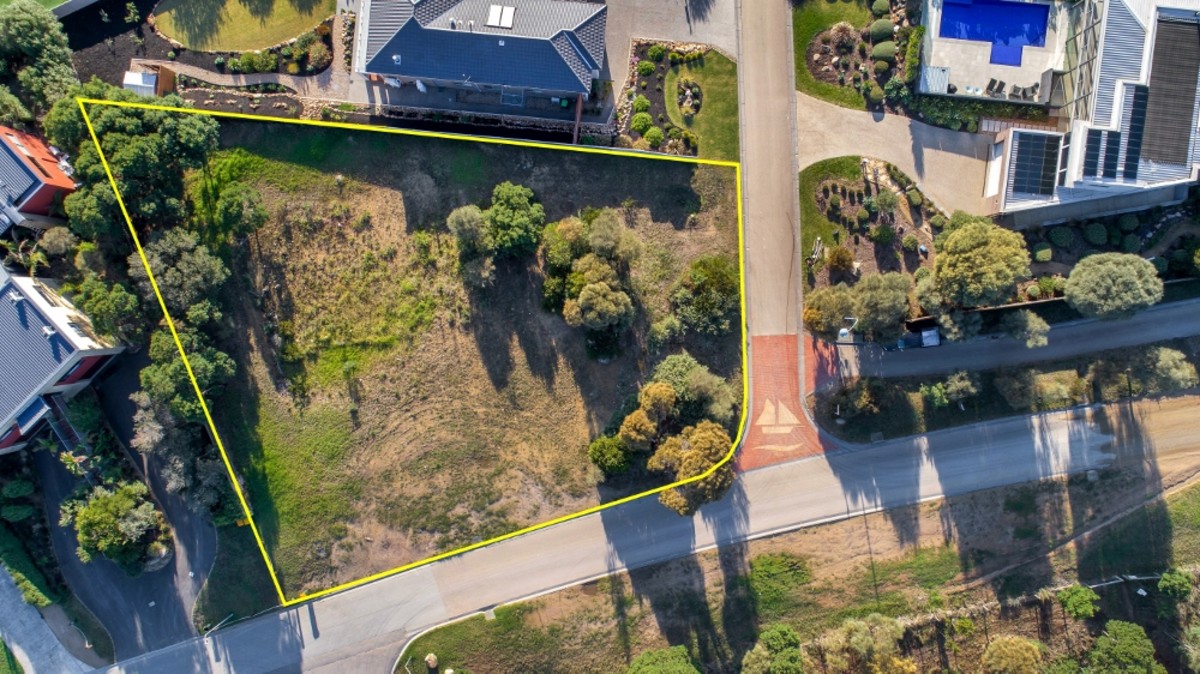 1 Clearwater Close, Mount Martha - Thumbnail 2