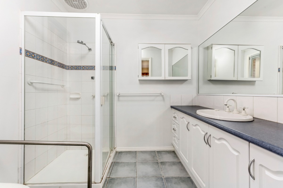 27 Weerona Way, Mornington - Thumbnail 7