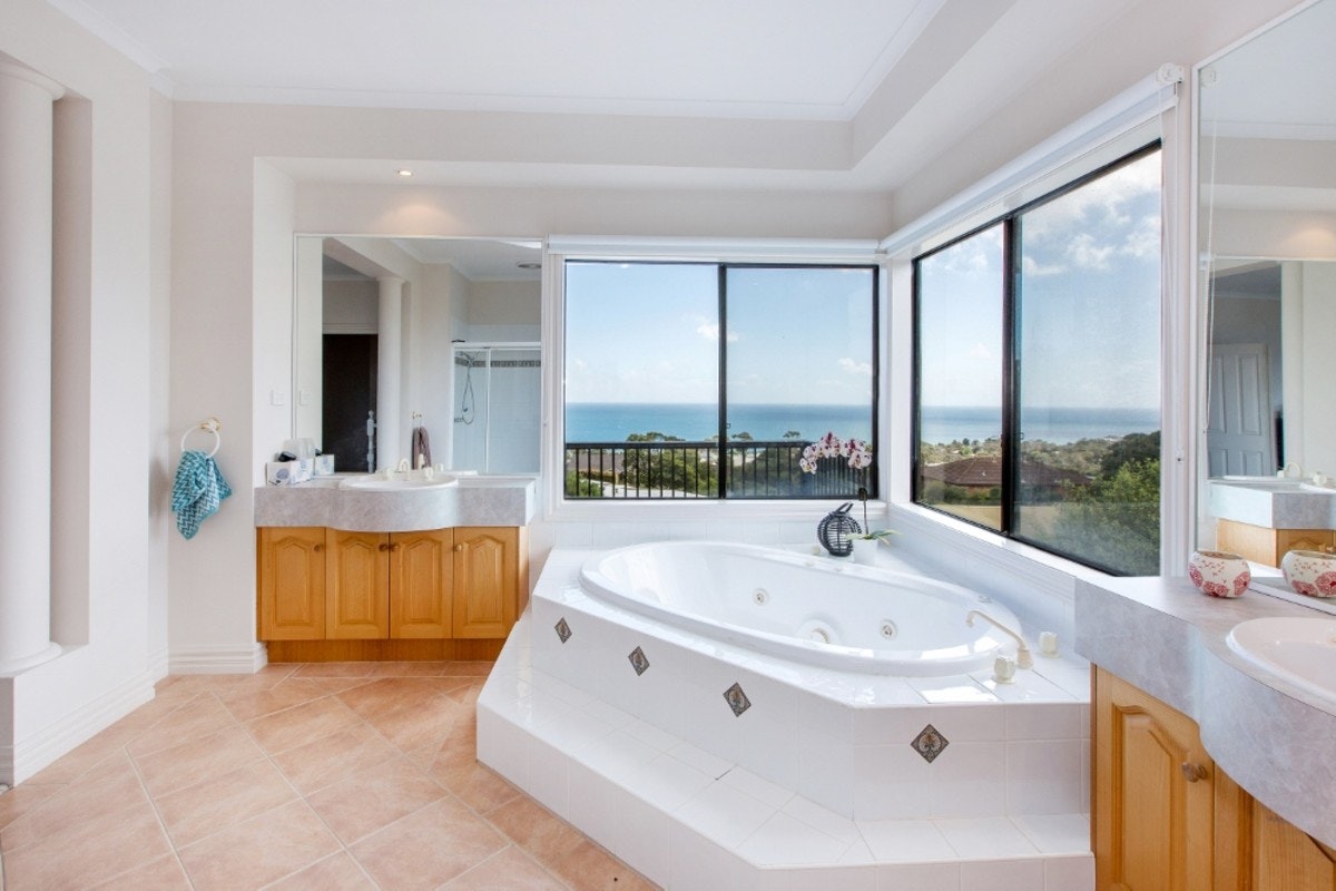 Image of tub