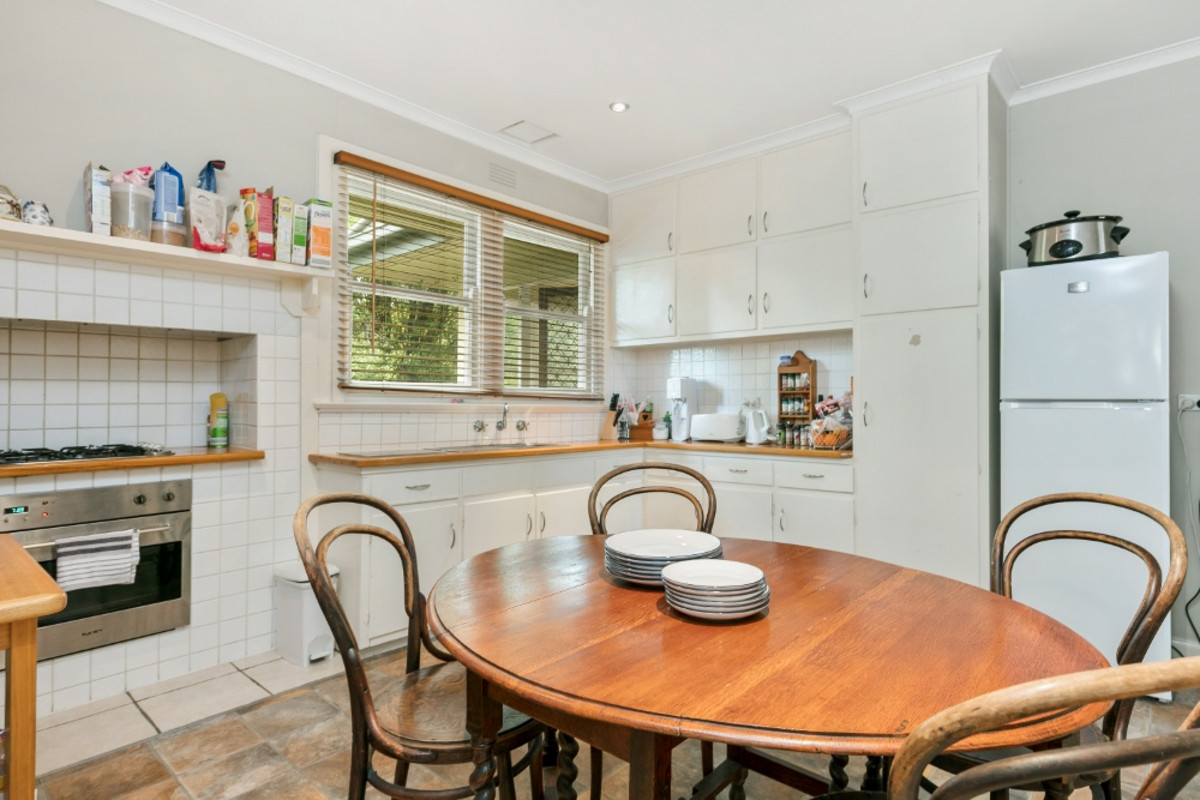 24 Surrey Street, Mornington - Thumbnail 3