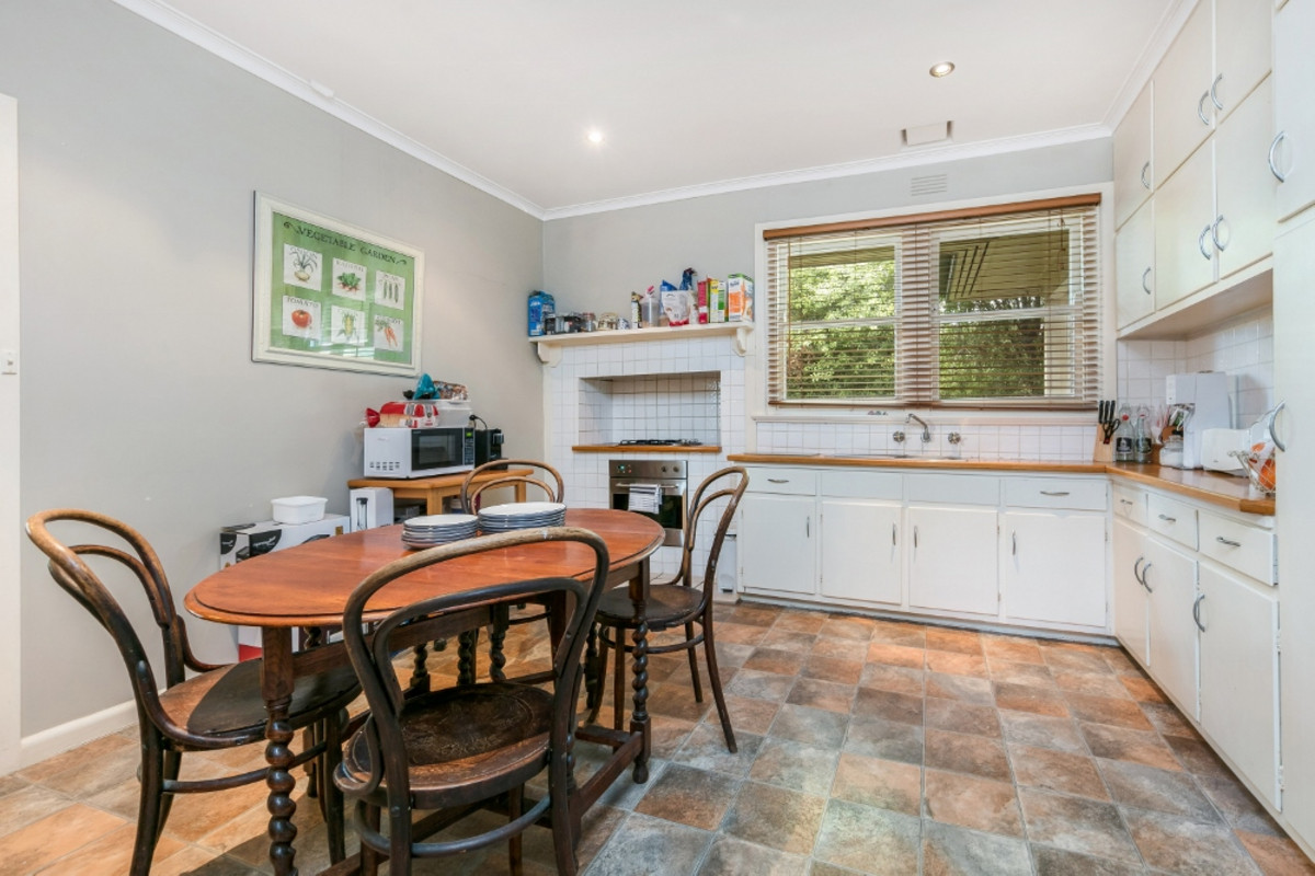 24 Surrey Street, Mornington - Thumbnail 4