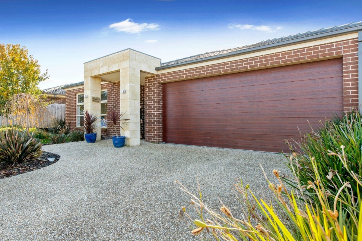 Image of garage