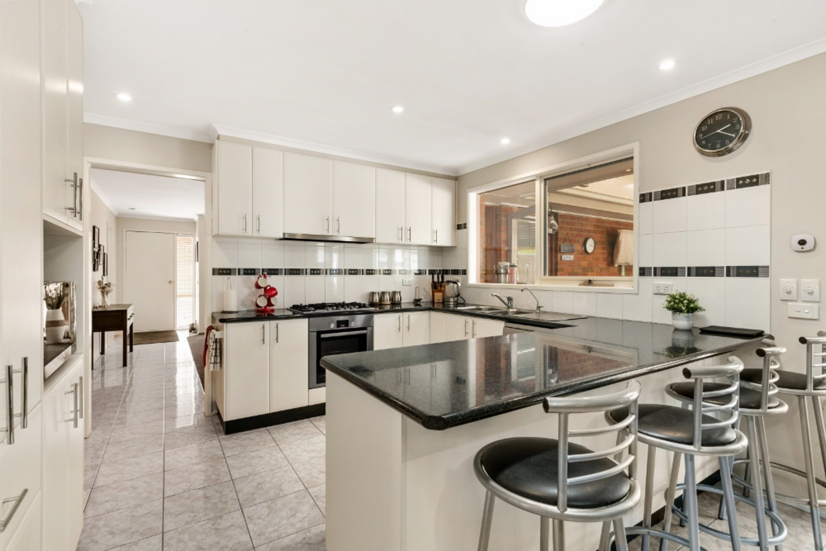 6 Fiona Court, Mount Martha - Thumbnail 3