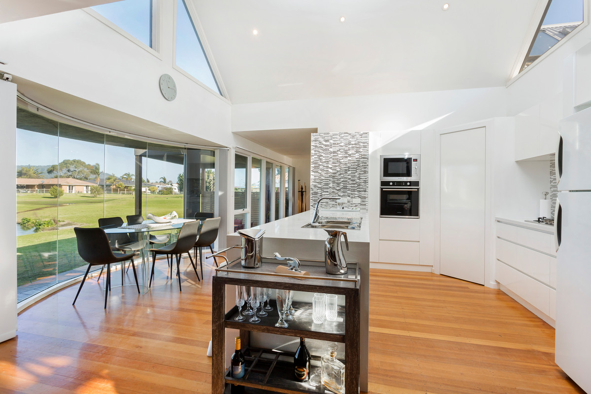 23 Lake View Drive, Safety Beach - Thumbnail 2