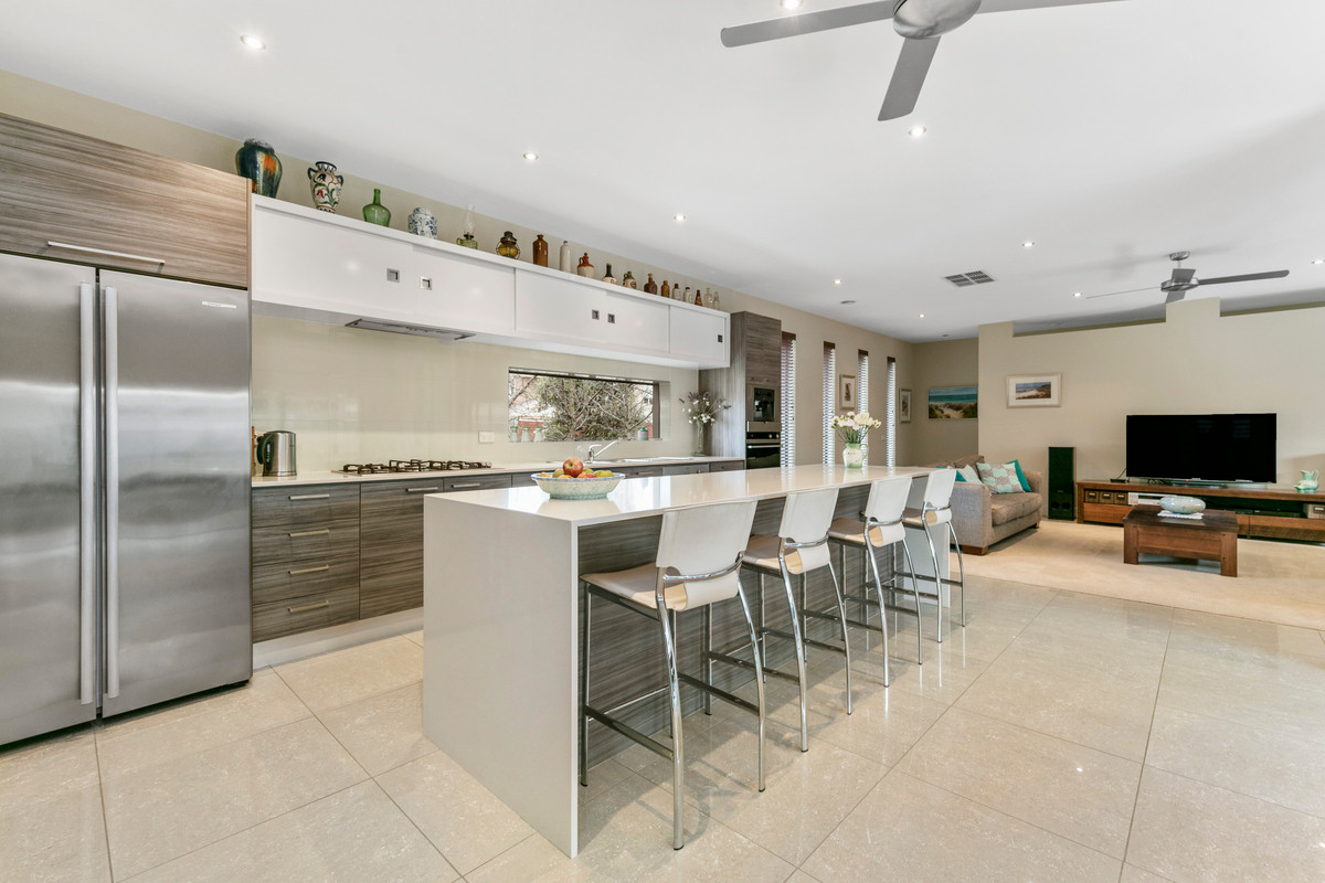 16 Shanns Avenue, Mount Martha - Thumbnail 3