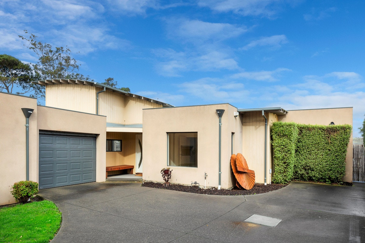 Image of garage